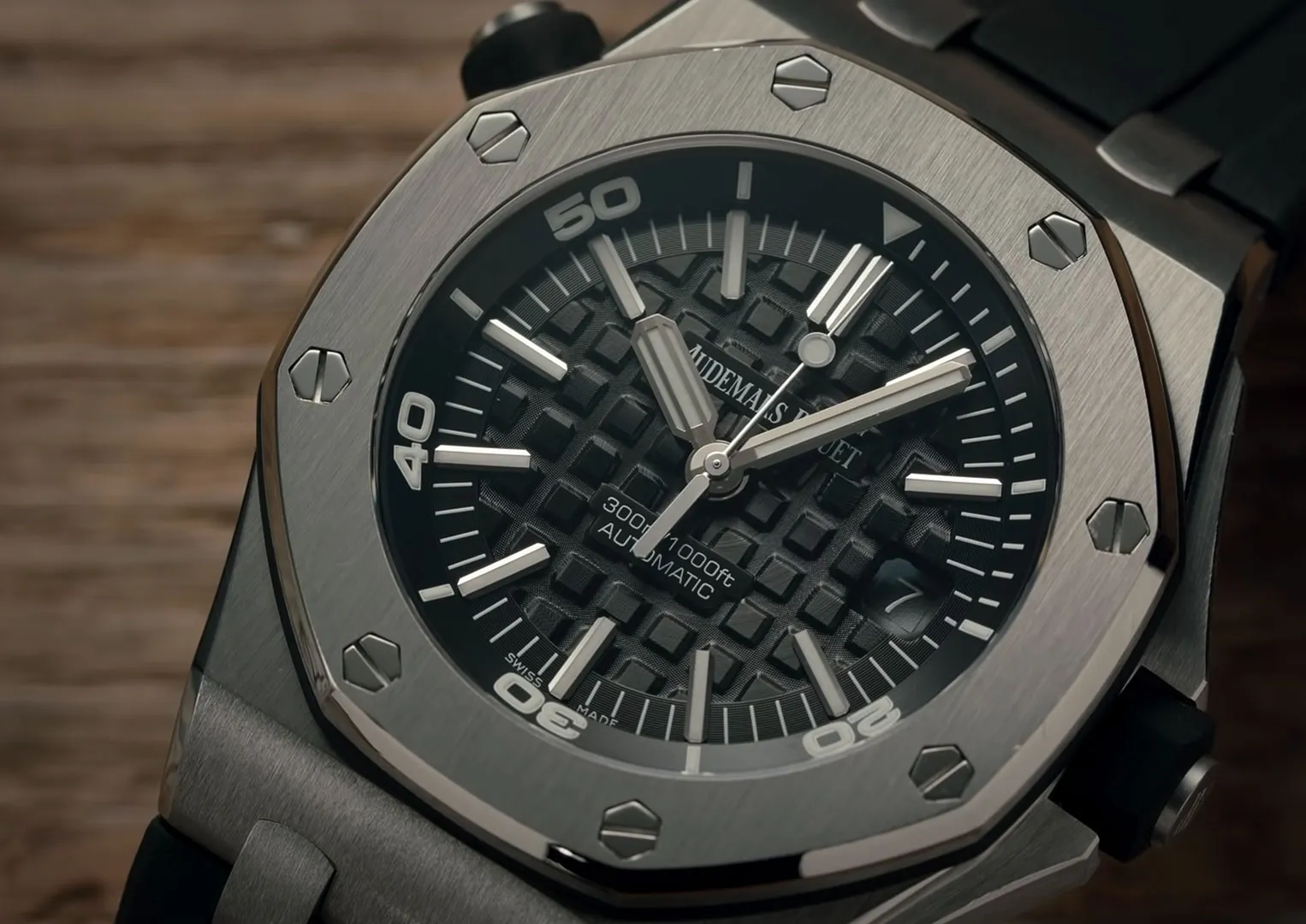 A bigger, more robust case and a significant water resistance separates the Audemars Piguet Royal Oak Offshore from the regular Royal Oak